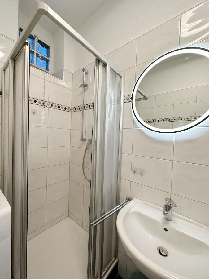 Igo Apartment 2 Schlafenzimmer Mit Waschmaschine Trockner Haustier Rheinufer 5Min Netflix Disney Plus 17-6 Duisburg Exterior foto